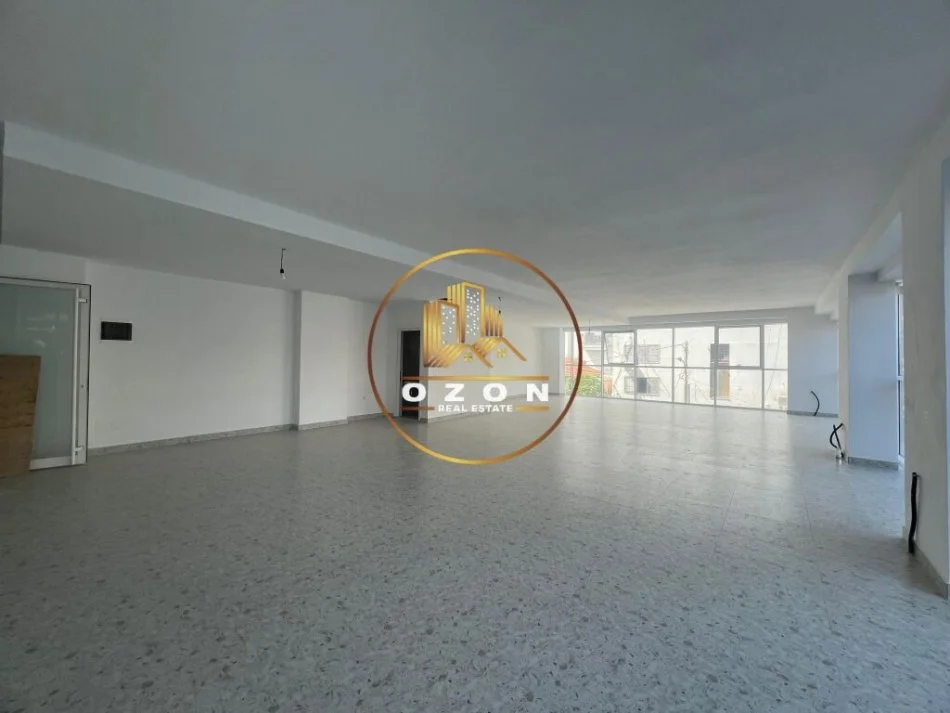 Ambient Open Space me Qira për Biznes në Rrugën e Dibrës 2000€!