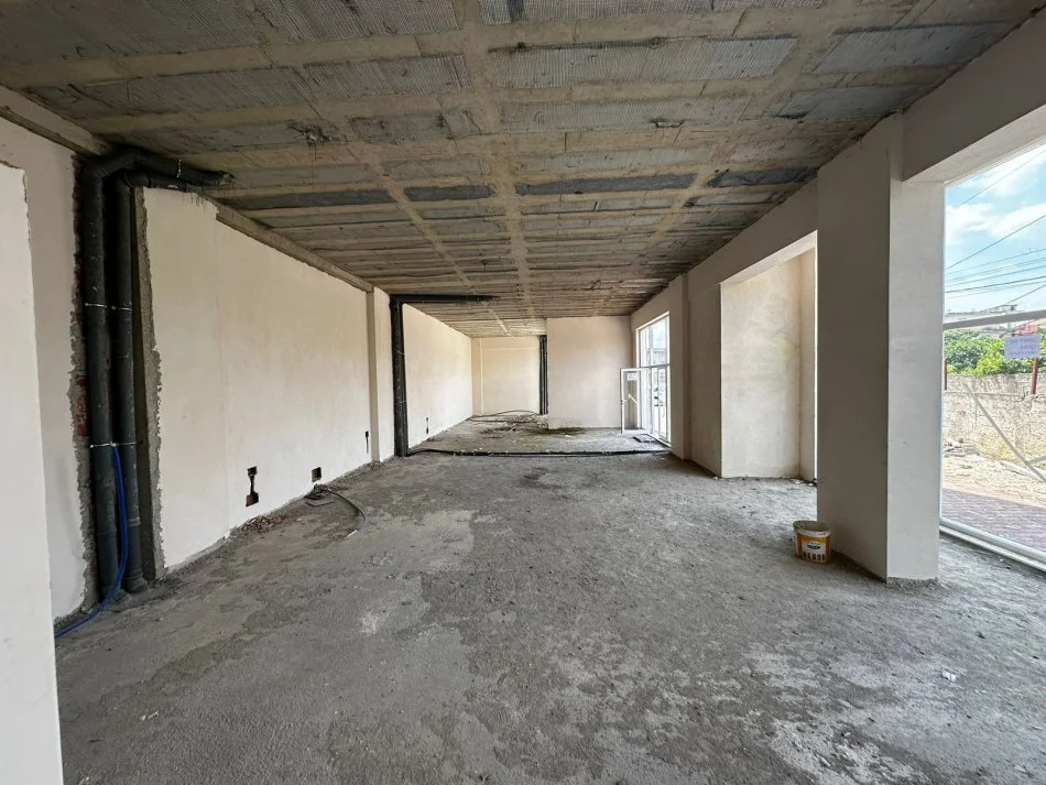 Tirane, jepet me qera ambjent biznesi , , 175 m² 2,500 € (Ish Parku)