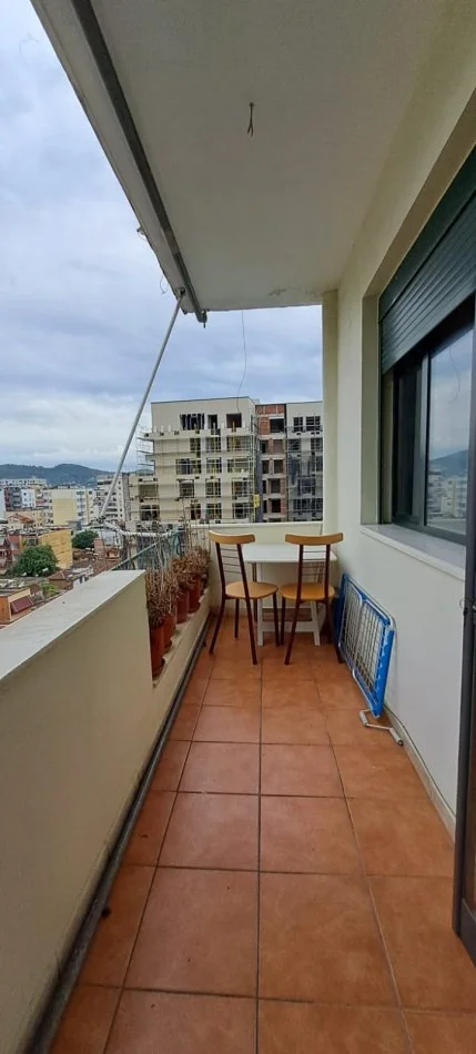 Tirane, jepet me qera apartament 2+1+Ballkon, Kati 8, 95 m² 650 € (Rruga Kavajes)
