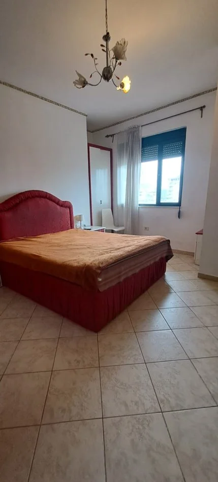 Tirane, jepet me qera apartament 2+1+Ballkon, Kati 8, 95 m² 650 € (Rruga Kavajes)