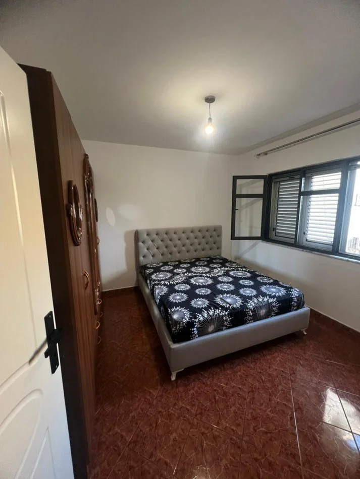 Tirane, jepet me qera apartament 2+1, Kati 2, 90 m² 350 € (te terminali {kthesa kamzes})