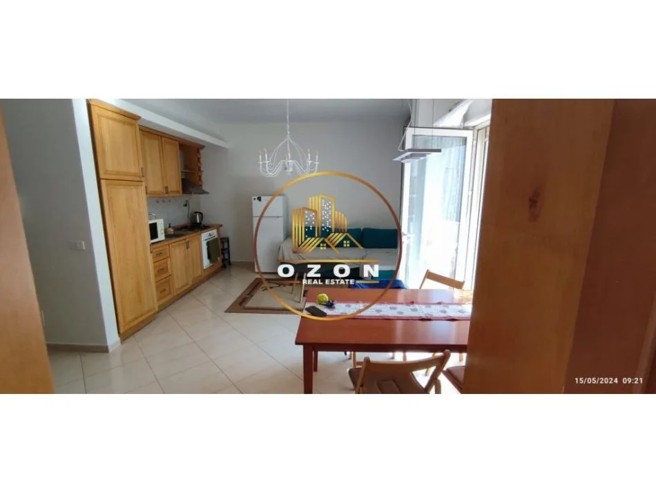 Jepet me Qira Apartament 1+1 Tek Kristal Center 450€!