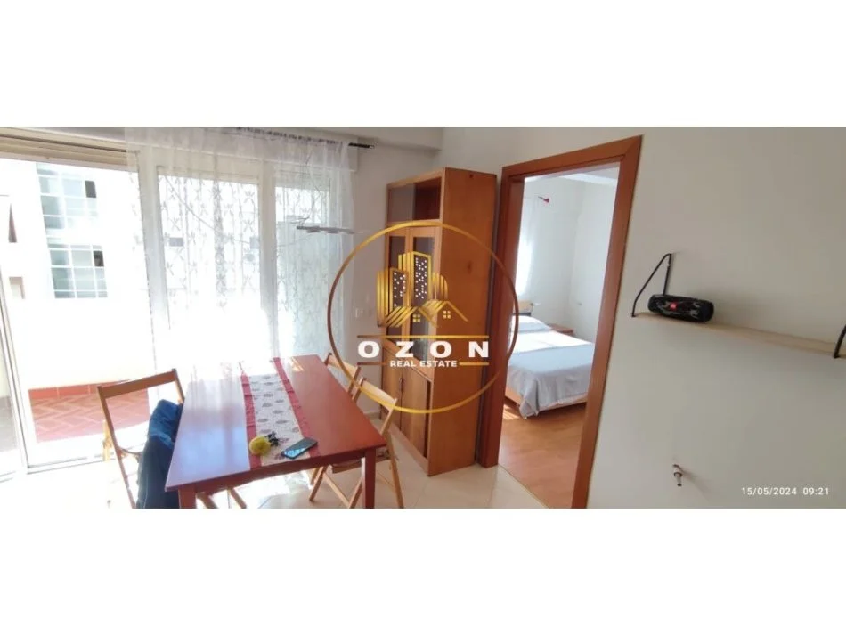 Jepet me Qira Apartament 1+1 Tek Kristal Center 450€!