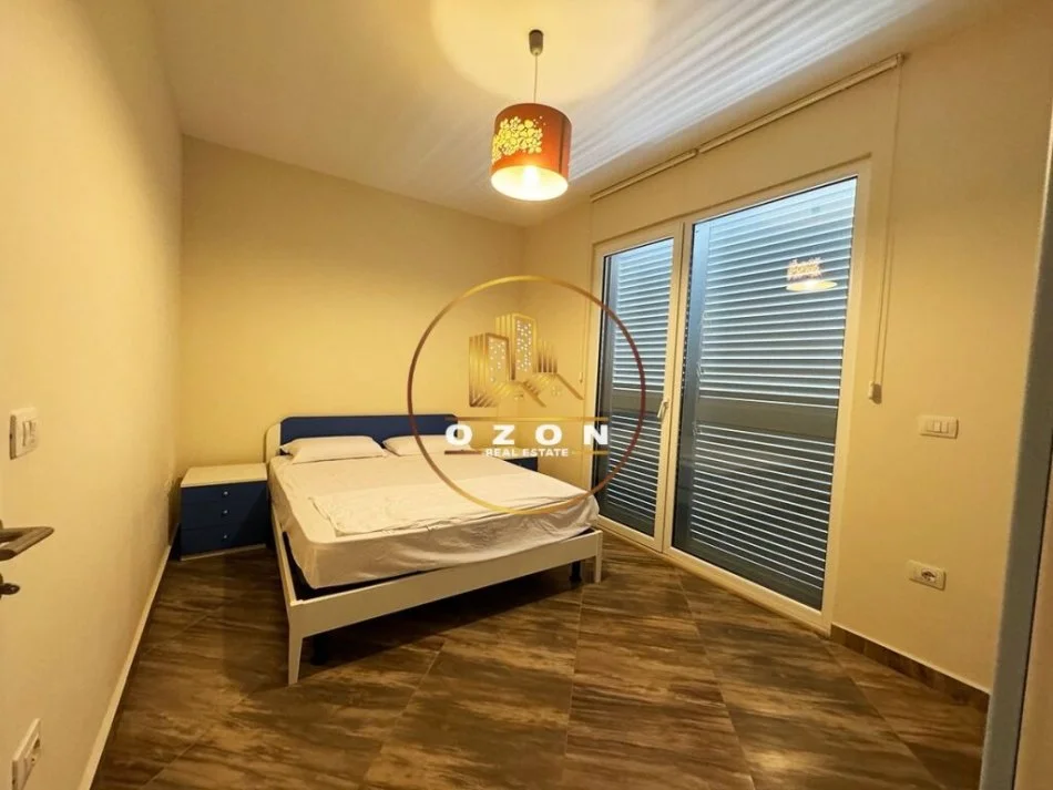 Vilë Elegante 3-Katëshe në Shitje tek Kompleksi Lura 1!