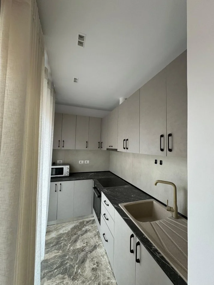 Shqiperi, jepet me qera apartament 1+1 Kati 4, 75 m² 550 € (astir)