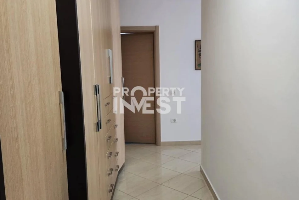 Tirane, jepet me qera apartament 1+1 Kati 3, 70 m² 350 € (TE FRESKU)