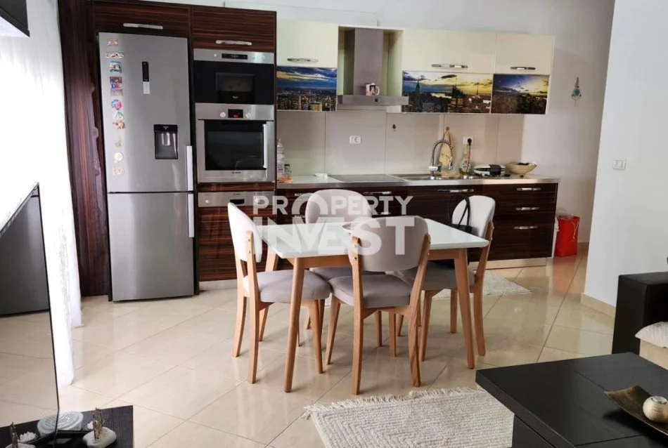 Tirane, jepet me qera apartament 1+1 Kati 3, 70 m² 350 € (TE FRESKU)