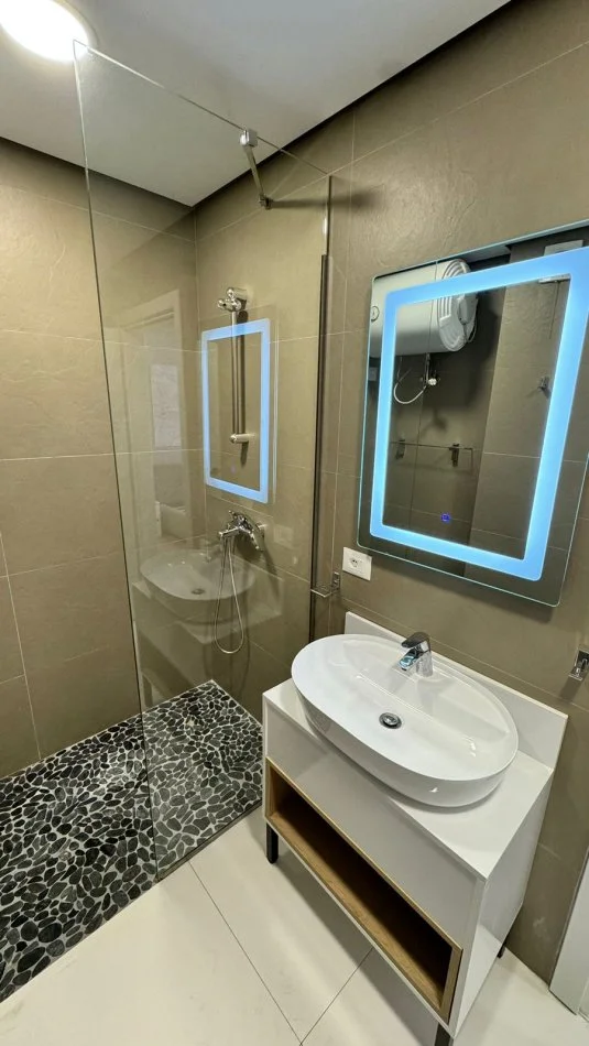 Tirane, shitet apartament 1+1+Ballkon, Kati 3, 56 m² 148,000 € 