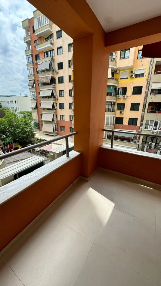 Tirane, shes apartament 1+1+Ballkon Kati 3, 64 m² 162.000 € (Frederik Shiroka)