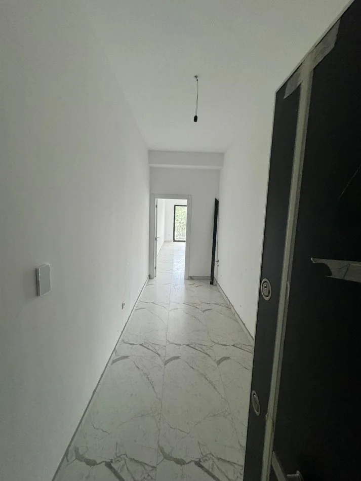 Tirane, jepet me qera apartament 3+1+Aneks+Ballkon Kati 1, 124 m² 600 € (Rruga e Dibres)