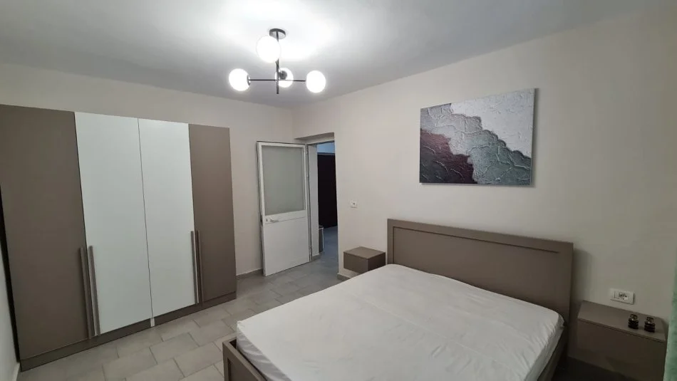 Tirane, jepet me qera apartament 1+1, Kati 2, 65 m² 470 € (21 Dhjetori)