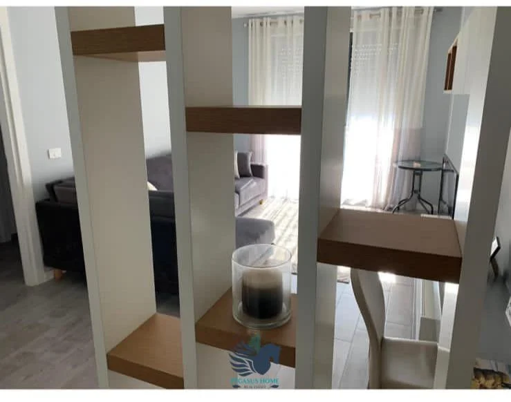 Tek 21 Dhjetori Jepet Me Qera Apartament 2+1 [ID P02126]