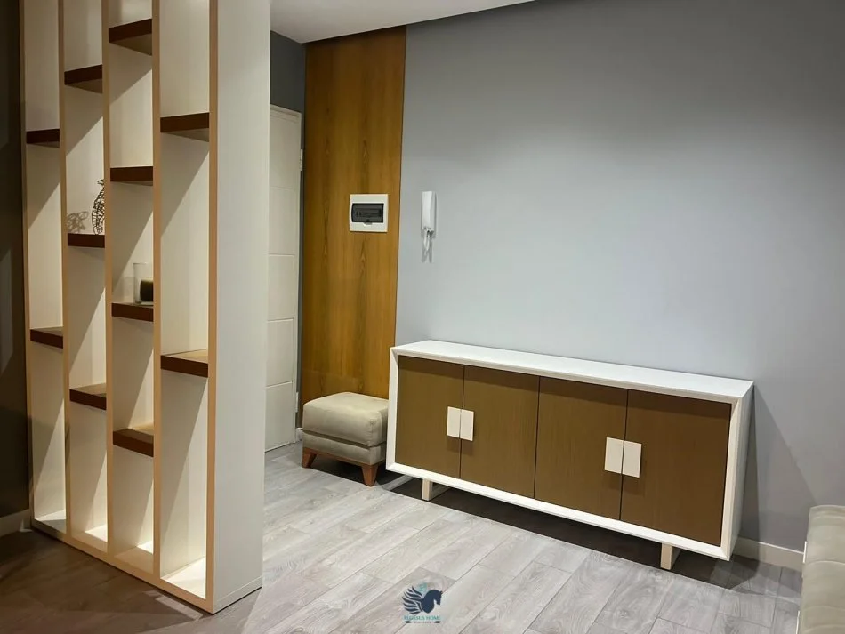 Tek 21 Dhjetori Jepet Me Qera Apartament 2+1 [ID P02126]