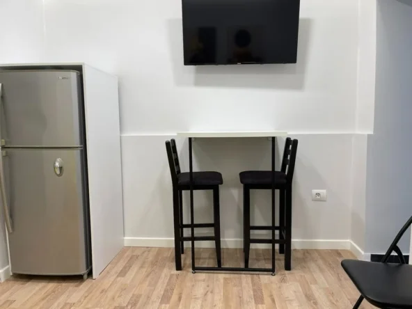 Tirane, jepet me qera apartament 1+1+Aneks Kati 0, 65 m² 650 € (Stadiumi Dinamo)