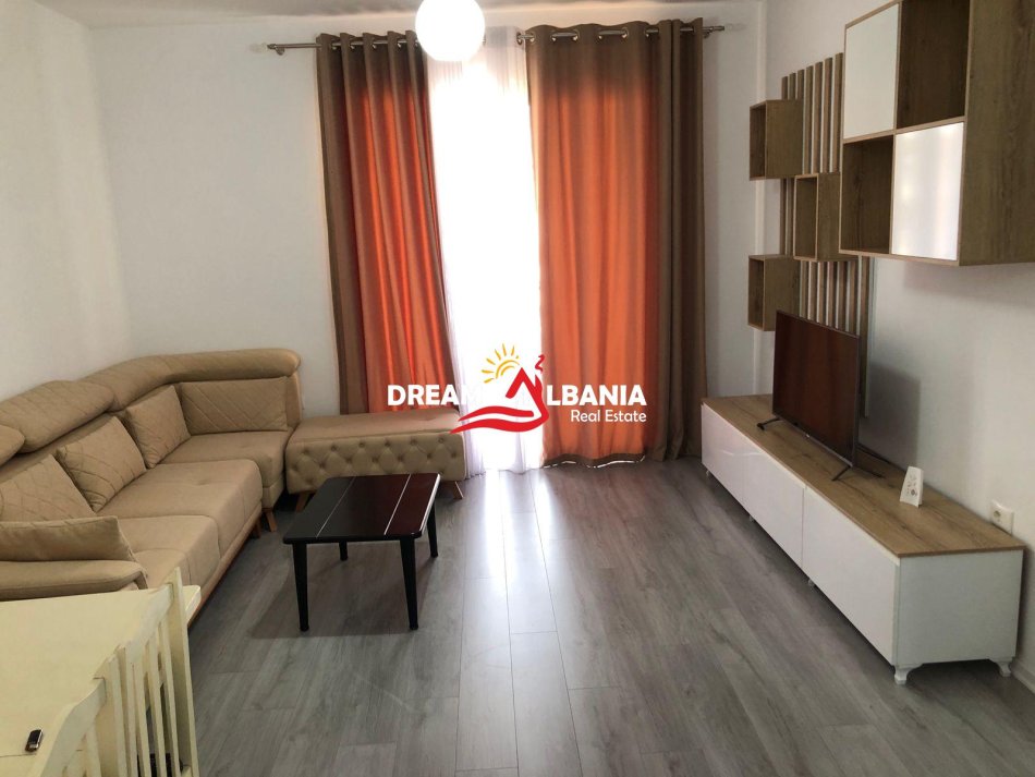 Tirane, jepet me qera apartament 2+1 , 120 m² 500 € 
