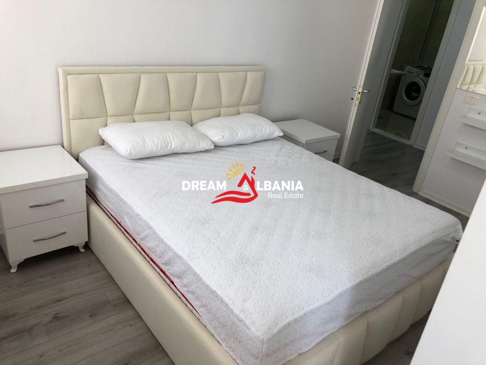 Tirane, jepet me qera apartament 2+1 , 120 m² 500 € 