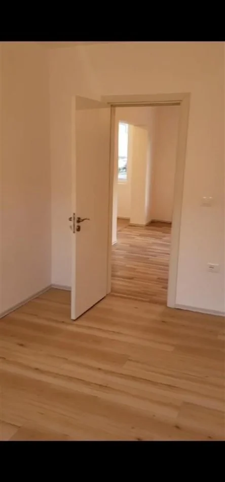Tirane, shitet 1+1 Kati 2, 52 m² 45,000 € (Yrshek