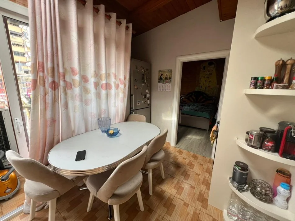 Tirane, shes apartament 2+1 Kati 5, 76 m² 210,000 € (Libri Universitar)