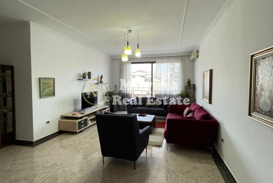 Tirane, jepet me qera apartament 2+1 Kati 8, 90 m² 800 € (Blloku)