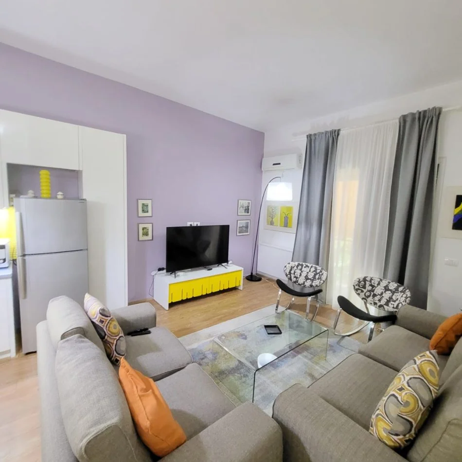 Tirane, jepet me qera apartament 2+1 Kati 2, 80 m² 700 € (Stadiumi Dinamo)