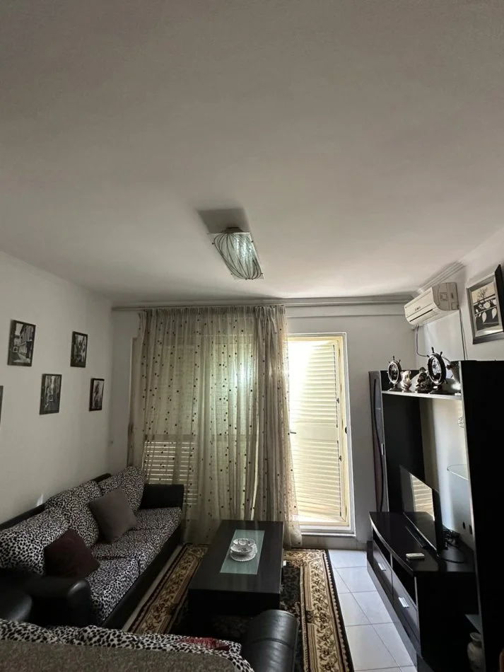 Tirane, jepet me qera apartament 3+1+Ballkon Kati 6, 135 m² 600 € (Rr.Teodor Keko,Astir)