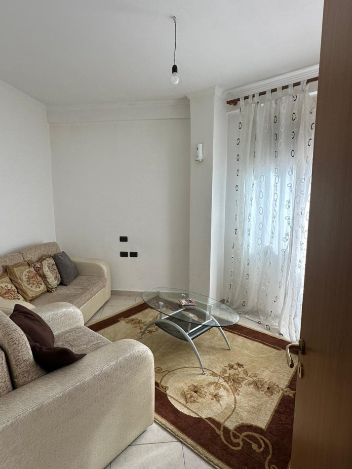 Tirane, jepet me qera apartament 3+1+Ballkon Kati 6, 135 m² 600 € (Rr.Teodor Keko,Astir)