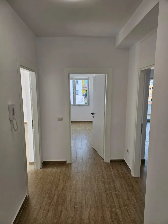 Tirane, shitet apartament 3+1+Ballkon Kati 7, 166 m² (Bulevardi Migjeni Yzberisht)
