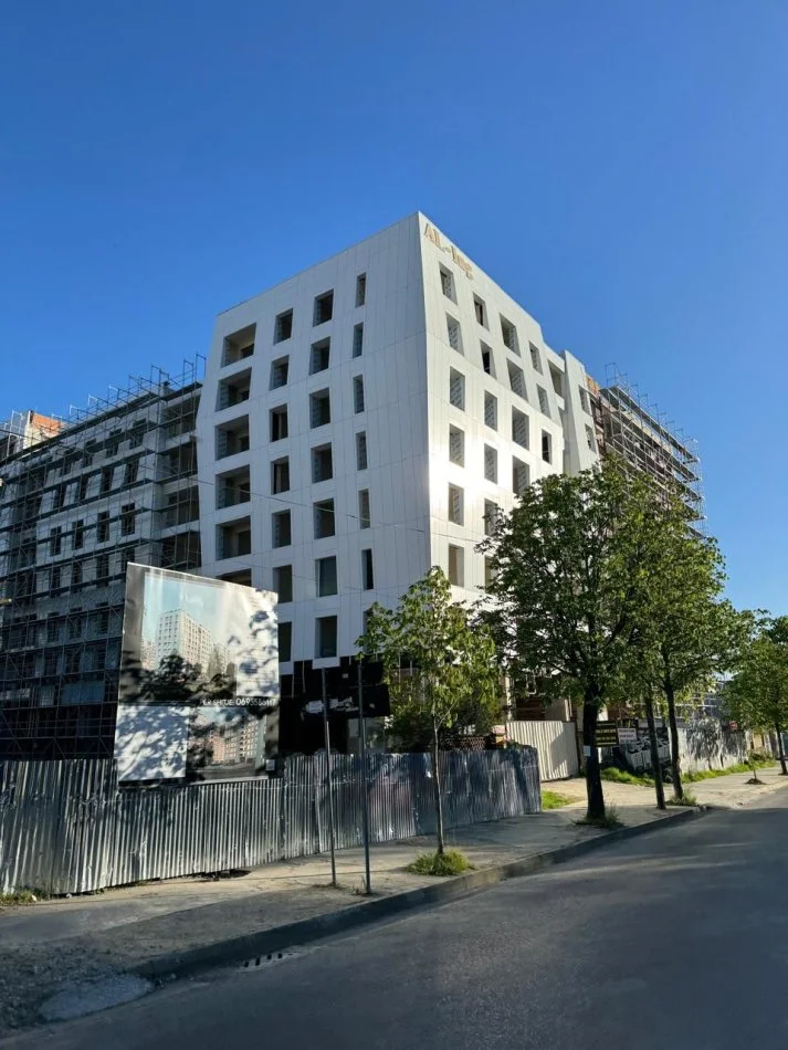 Tirane, shes apartament 2+1+Ballkon Kati 6, 111 m² 144,300 € (Rruga Xhanfize Keko, Porcelan)