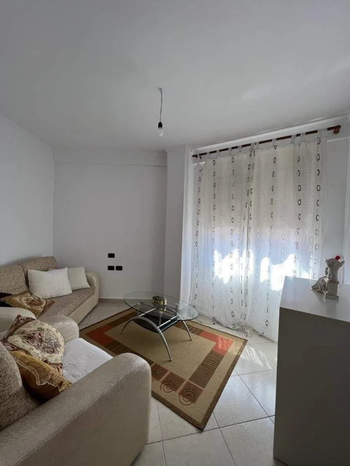 Tirane, jepet me qera apartament 3+1 Kati 9, 116 m² 650 € (Astir)