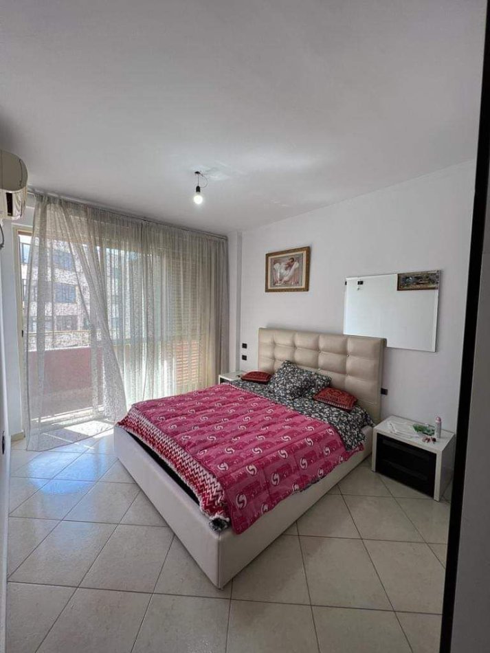 Tirane, jepet me qera apartament 3+1+Ballkon Kati 9, 120 m² 550 € (Astir)