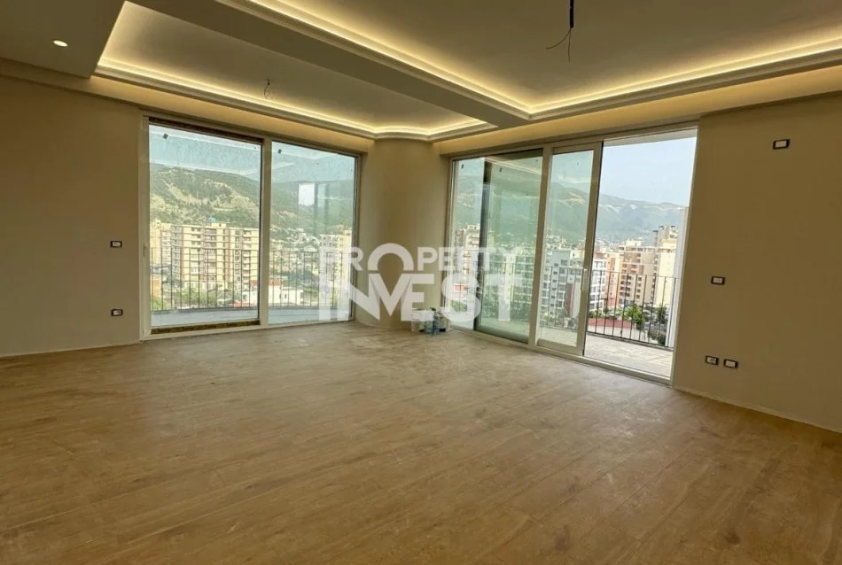 Vlore, shitet shtepi 2+1+Aneks+Ballkon Kati 8, 121 m² 220,000 € (Prane Skeles ,Vlore)