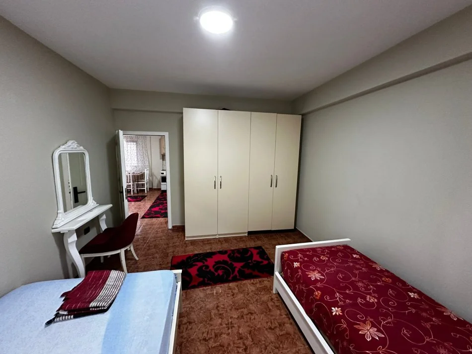 Shqiperi, jepet me qera apartament 1+1+Ballkon Kati 0, 50 m² 400 € (Zogu i zi)
