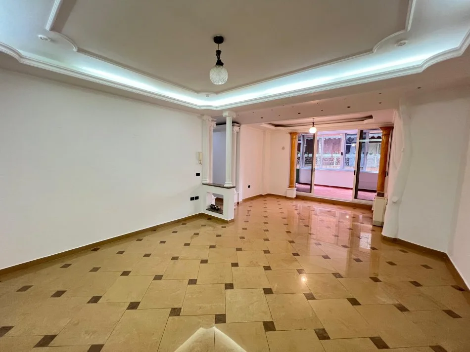 Tirane, jepet me qera ambjent biznesi Kati 1, 165 m² 1600 € (Rruga Pjeter Bogdani)