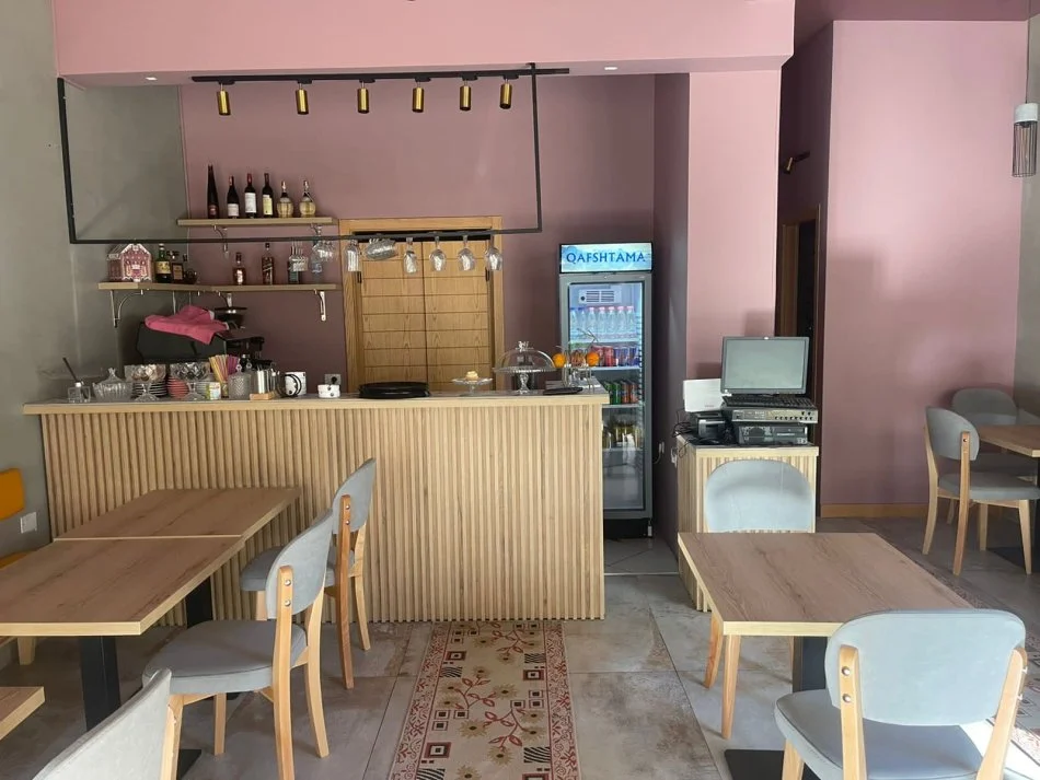 Tirane, shitet lokal Kati 0, 60 m² 245.000 € (Liqeni Artificial)