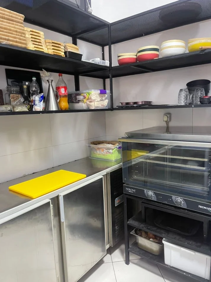 Tirane, shitet lokal Kati 0, 60 m² 245.000 € (Liqeni Artificial)