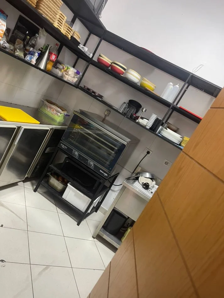 Tirane, shitet lokal Kati 0, 60 m² 245.000 € (Liqeni Artificial)