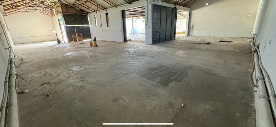 Tirane, jepet me qera magazine Kati 0, 1.000 m² 1.300 € (Prush)