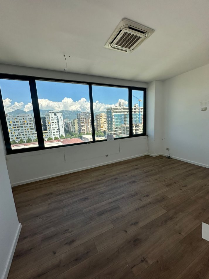 Tirane, jepet me qera zyre Kati 7, 311 m² 3.300 € (Rruga Kavajes)