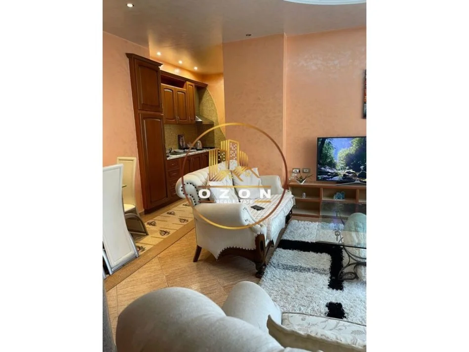 Apartament 1+1 me Qira tek Rruga e Kosovarëve 600€