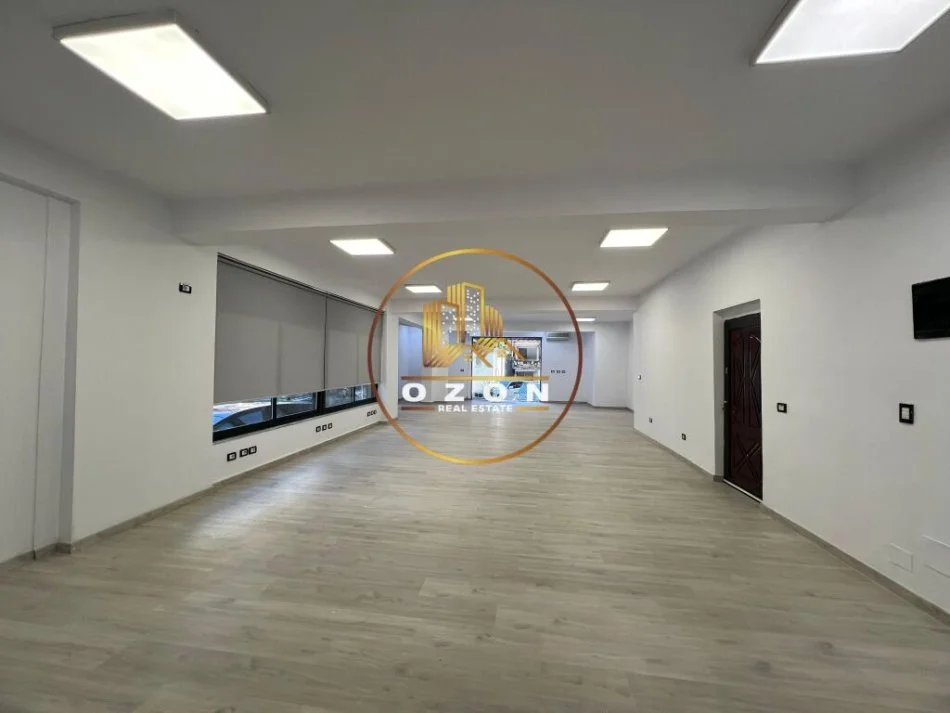 Ambient Biznesi në Shitje, Rruga e Durrësit, Përballë Shkollës Qemal Stafa!