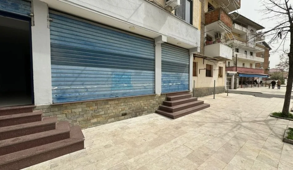 Kavaje, shitet dyqan Kati 1, 100 m² 105.000 € (Shetitorja Kavaljon, ,Kavaje)