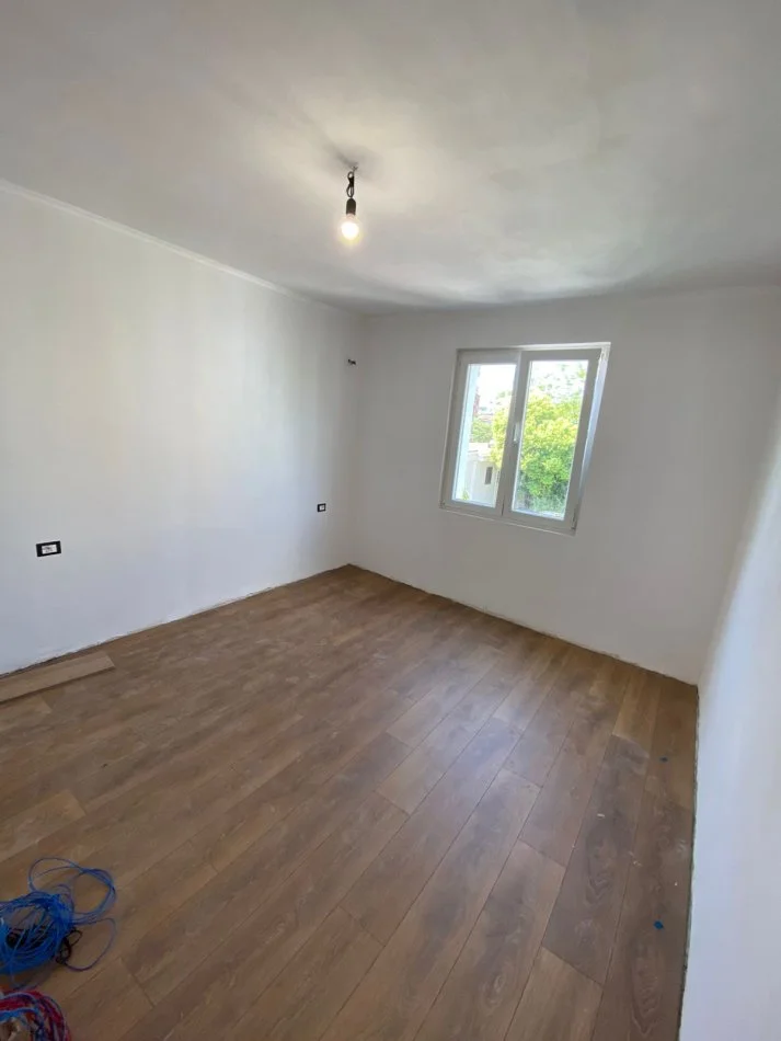 Tirane, shitet 2+1 Kati 3, 54 m² 128.000 € (rruga Asim Vokshi,prane Harry Fultz)