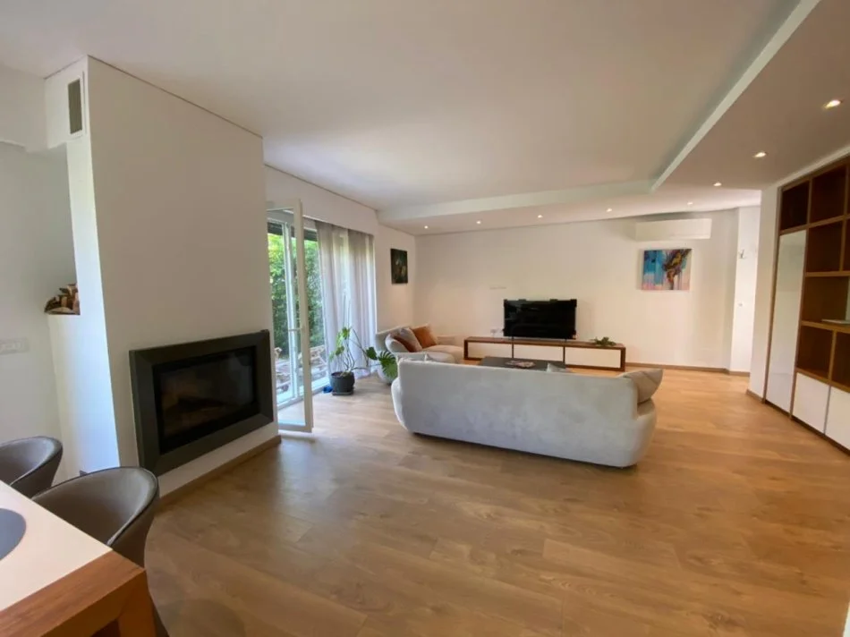 Tirane, shitet apartament 3+1+Aneks+Ballkon Kati 0, 260 m² 370.000 € (LONG HILL)