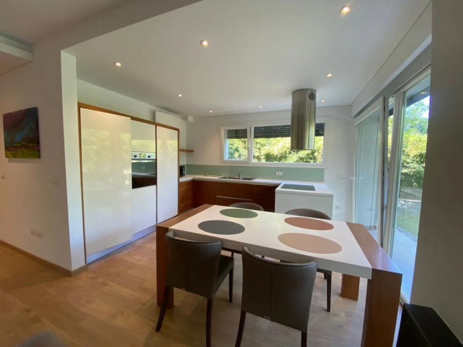 Tirane, shitet apartament 3+1+Aneks+Ballkon Kati 0, 260 m² 370.000 € (LONG HILL)