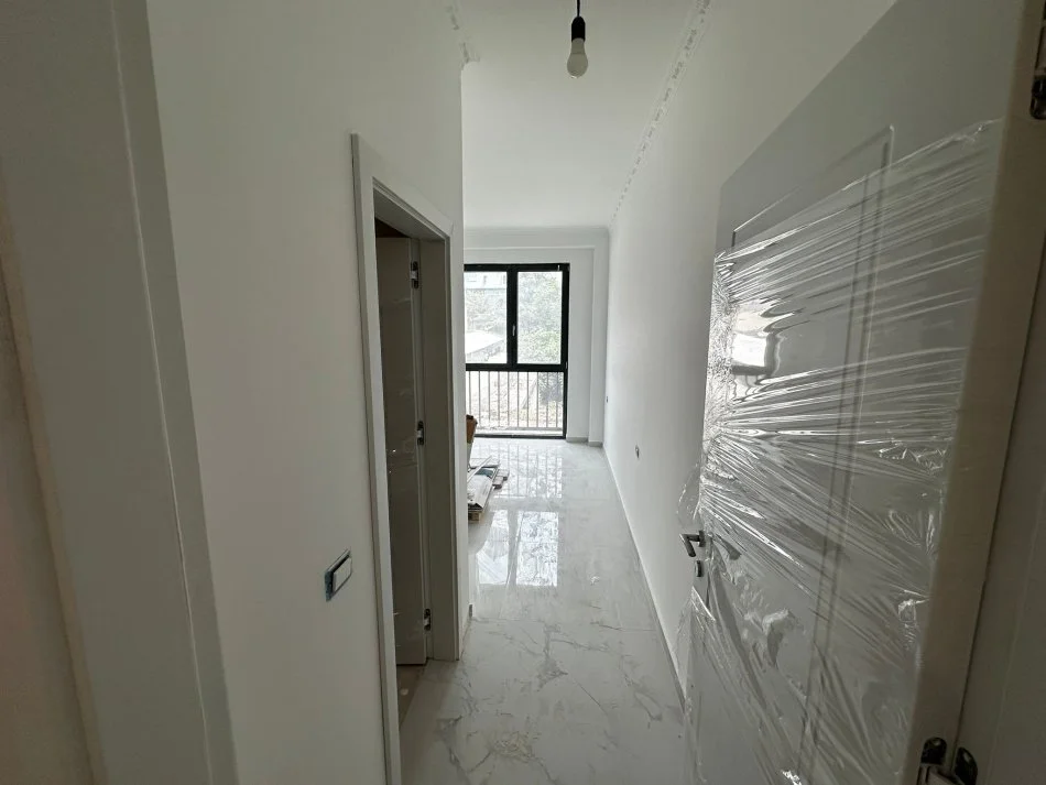 Tirane, jepet me qera apartament 2+1+Ballkon Kati 1, 120 m² 800 € (Medreseja)