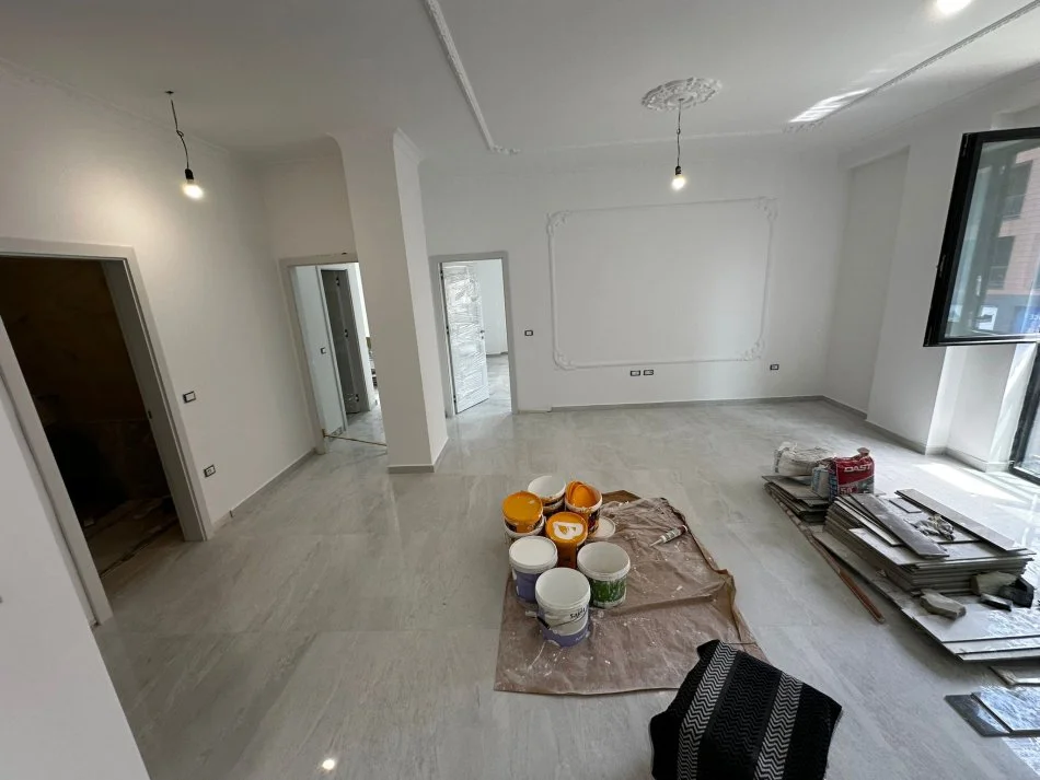 Tirane, jepet me qera apartament 2+1+Ballkon Kati 1, 120 m² 800 € (Medreseja)