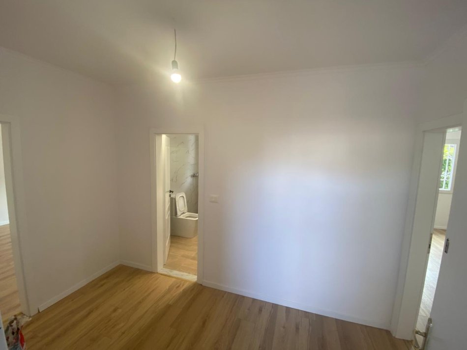 Tirane, shitet apartament 1+1 Kati 1, 56 m² 80.000 € (Ali Demi)