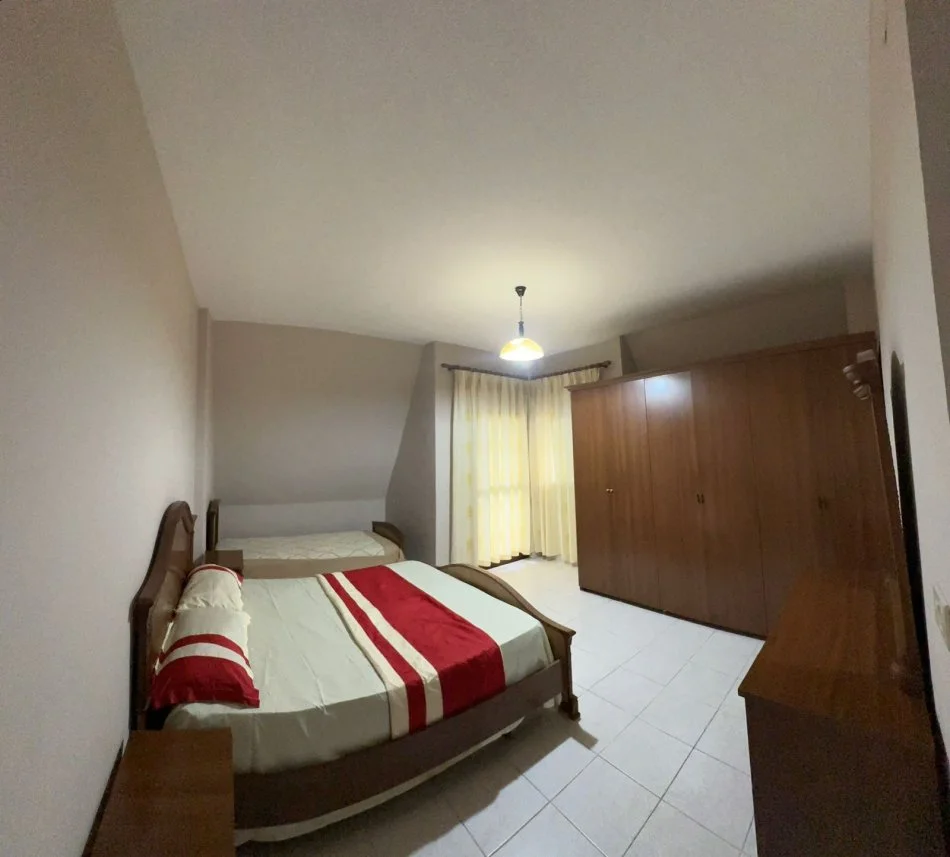 JEPET ME QIRA, APARTAMENT 2+1+2, PJESË E NJË VILE, VILAT ARABE, FRESK, TIRANË, 300 EUR/MUAJ