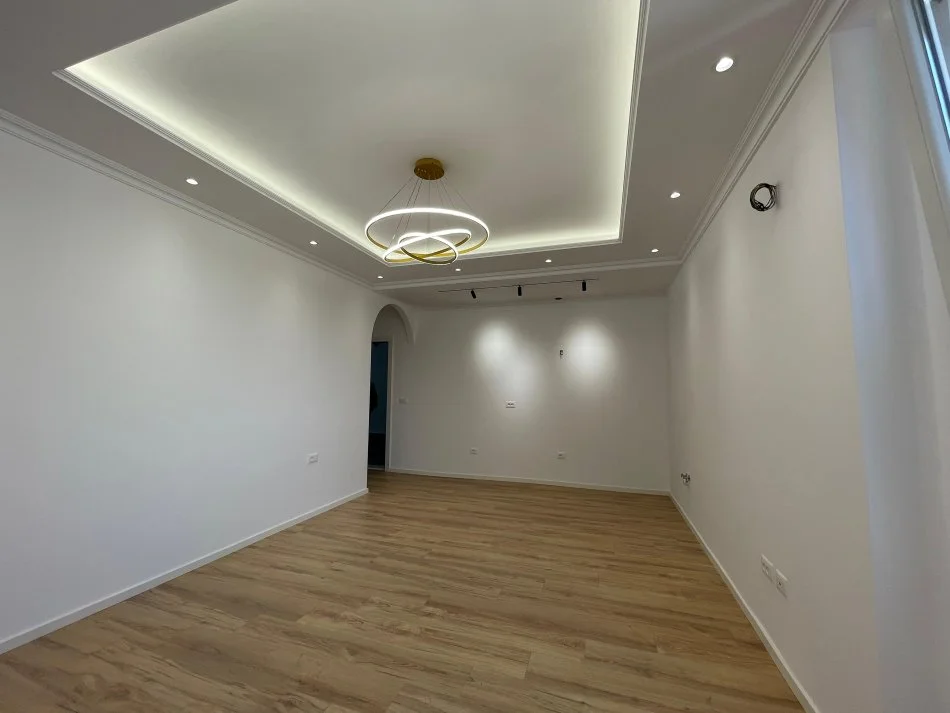 Tirane, shes apartament 1+1 Kati 7, 58 m² 120.000 € (Ring Center)