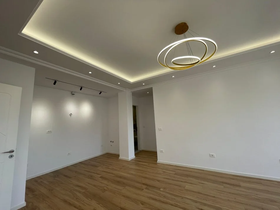 Tirane, shes apartament 2+1 Kati 7, 94 m² 210.000 € (Ring Center)
